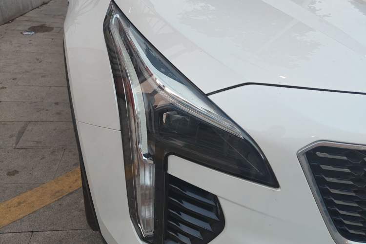 Used Cadillac XT4 2018 28T Two-Wheel Drive Tech Version
