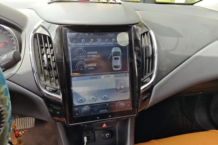 Used Chevrolet Cruze 2017 1.5L Automatic Pioneer Sunroof Edition Audio And AC Panel