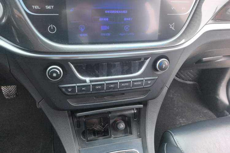 Used Geely Auto Emgrand 2017 Sedan Million Edition 1.3T Manual Top-Grade Version
