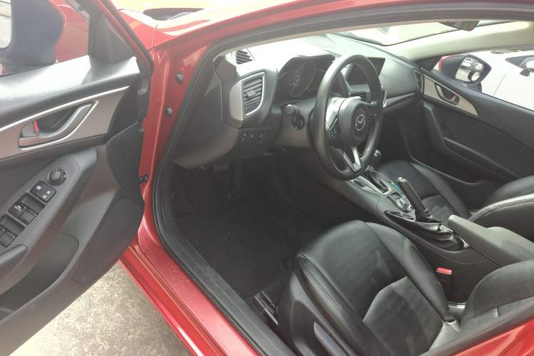 Used Mazda 3 Axela 2017 Sedan 1.5L Automatic Comfort Model Emission Standard China V
