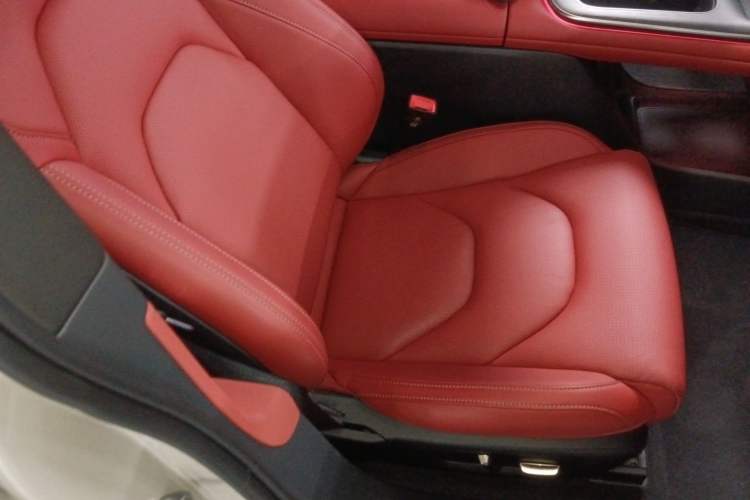 Used Xiaomi Auto SU7 2024 Four-Wheel Drive Ultra-Long Range Advanced Intelligent Driving Max Edition Right Front Seat