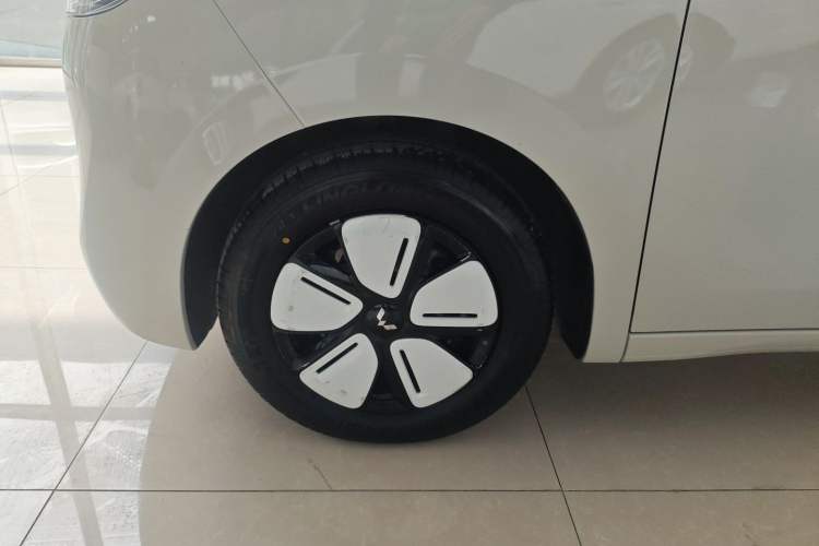 Used Wuling Hongguang MINIEV 2025 Four-Door Version Advanced Edition Left Front Wheel Hub