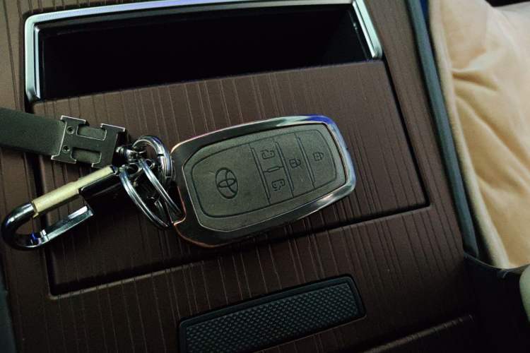 Used Toyota SIENNA 2024 2.5L Hybrid Comfort Edition