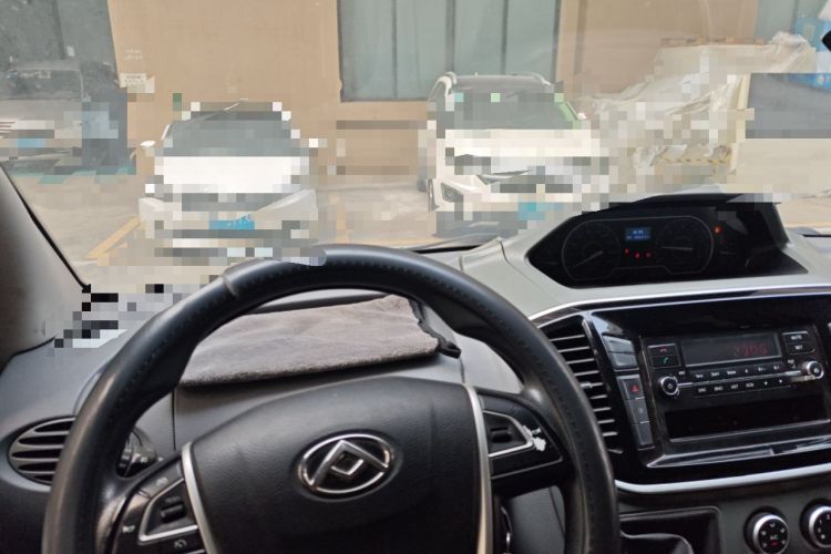 Used SAIC MAXUS Xintu V80 2019 2.5T Classic Edition 6-Speed Manual – Aoyuntong Short Wheelbase Mid-Height Design 5/6 Seats