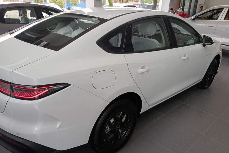 Used BYD Seal 05 DM-i 2026 DM-i 128KM Luxury Edition Rear Right 45 Deg