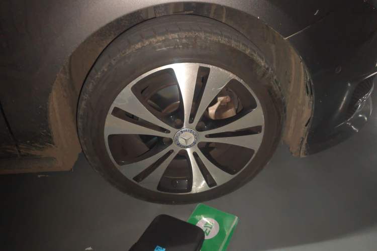 Used Mercedes-Benz B-Class 2015 B 200 Fashion Model Right Front Wheel Hub