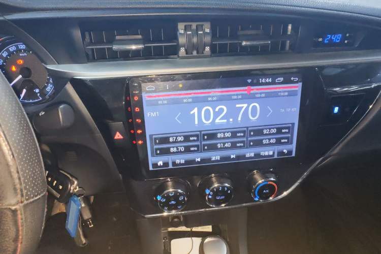 Used Toyota Corolla 2017 1.2T CVT GL-i Audio And AC Panel