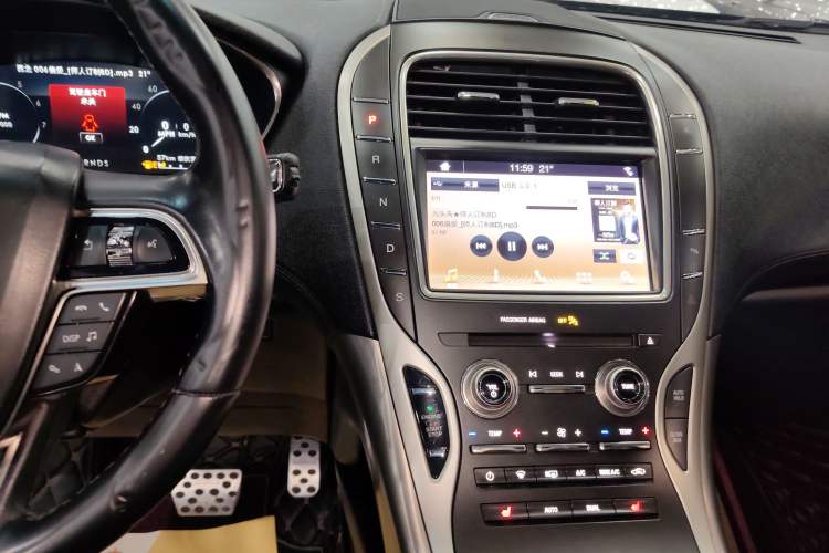 Used Lincoln Nautilus 2019 2.0T Two-Wheel Drive Luxury Edition China VI Standard Gear Lever