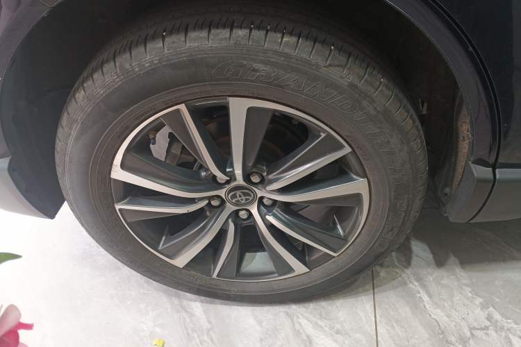 Used Toyota Harrier 2023 Dual-Engine 2.5L CVT Two-Wheel Drive Luxury Edition
