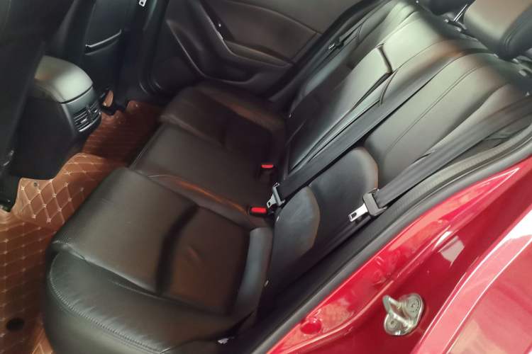 Used Mazda 3 Axela 2017 Sedan 2.0L Automatic Flagship Model China V Standard Left Rear Seat