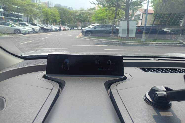 Used Toyota bZ3 2023 517 km Elite PRO Instrument Cluster