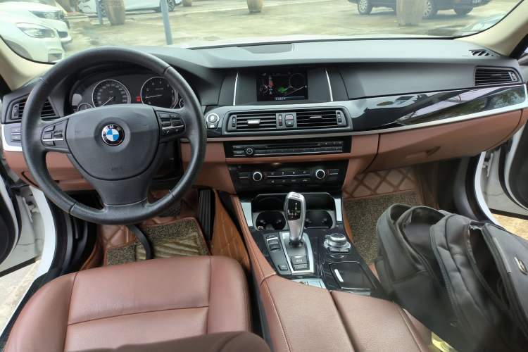 Used BMW 5 Series 2015 520i Elegant Edition
