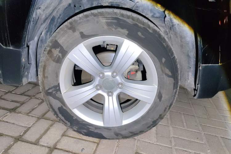 Used Jeep Patriot 2014 2.4L Sport Edition Right Front Wheel Hub