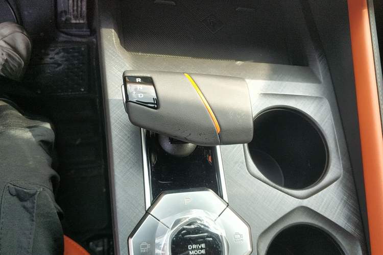 Used CHANGAN UNI-V 2023 1.5T Sport Edition Gear Lever