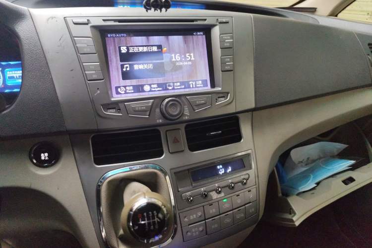 Used BYD M6 2013 2.4L Manual Luxury Model
