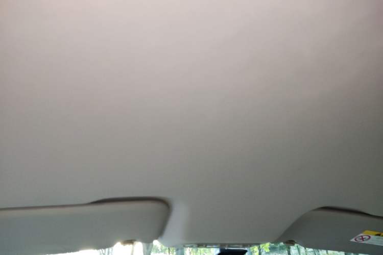 Used Venucia T70 2015 2.0L CVT Smart Choice Edition
