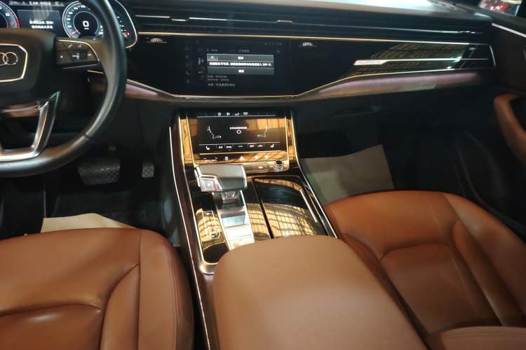 Used Audi Q7 2020 55 TFSI quattro S line sports model Audio And AC Panel