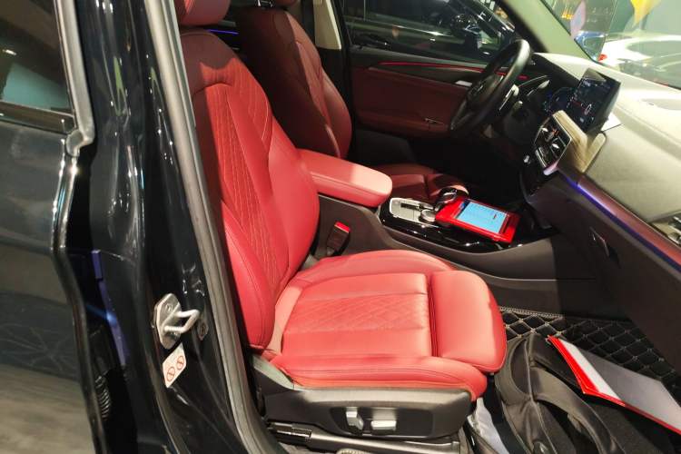 Used BMW X3 2022 xDrive30i Luxury Model M Night Sky Package Right Front Seat