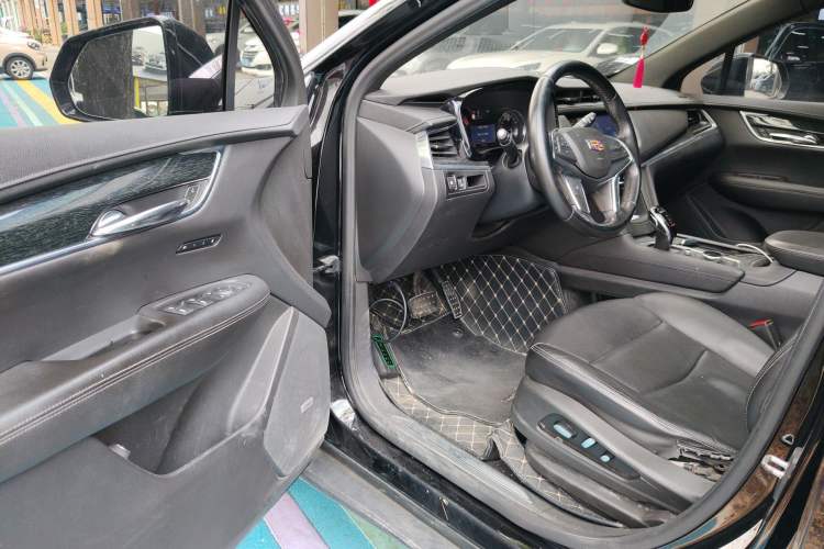 Used Cadillac XT5 2020 28T Luxury Version Driver Seat