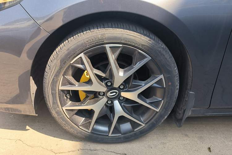 Used GAC Trumpchi EMPOW 2021 270T DCT J15 Version Left Front Wheel Hub