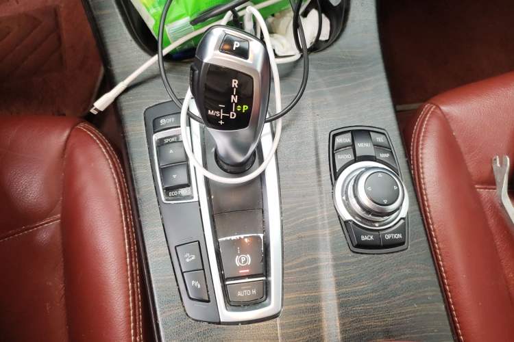 Used BMW X3 2013 Facelifted xDrive20i Luxury Edition Gear Lever