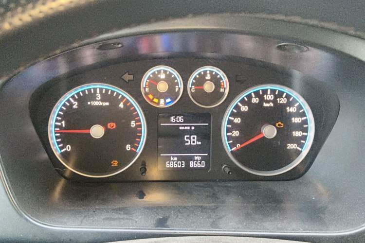 Used Foton Toano 2023 Joy Elephant Multi-Function 2.0T Manual Long-Wheelbase Mid-Roof Model with Single Rear Tire Available in 5/6/7/9-Seater Configurations Instrument Cluster