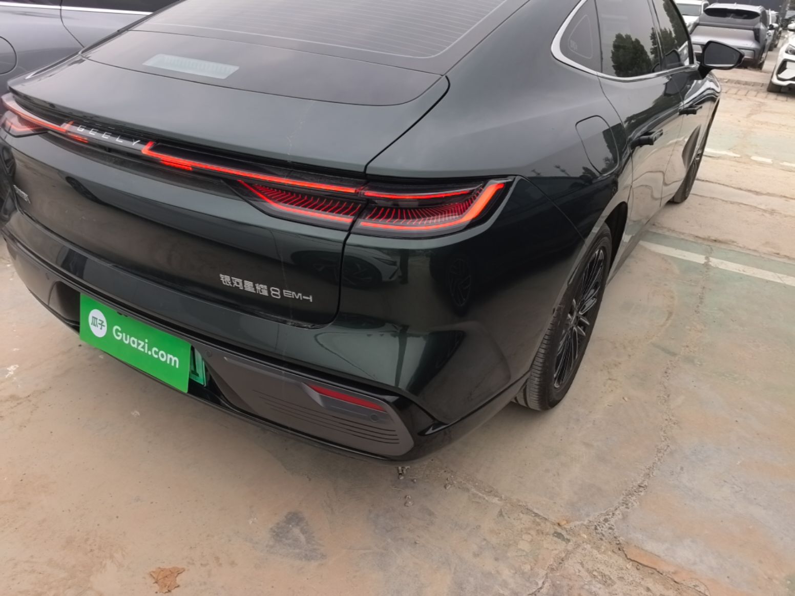 Geely Galaxy 8 2025 130km EM-i Deluxe Edition — снимка 9