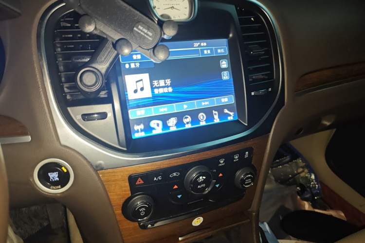 Used Chrysler 300C 2014 3.0L Excellence Edition