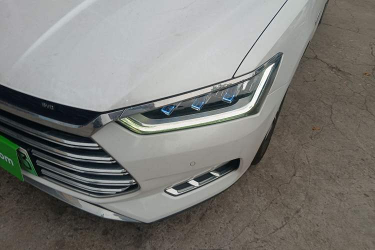 Used BYD Qin Pro New Energy 2018 DM 1.5TI Automatic Smart Connect Enjoyment Model Left Front Headlight
