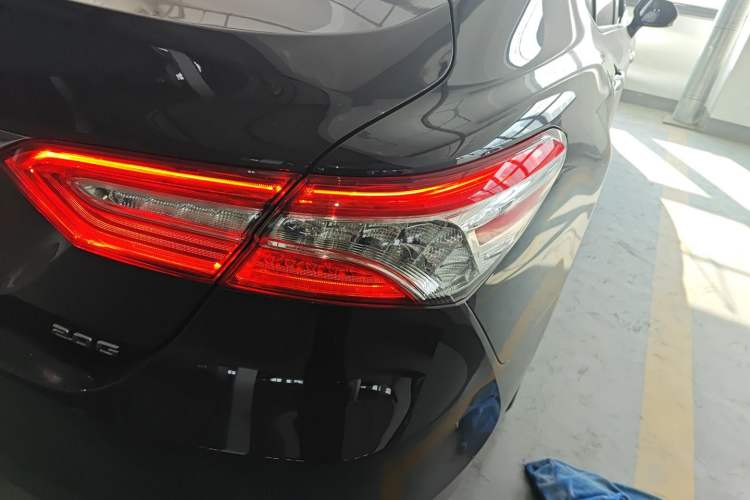 Used Toyota Camry 2021 2.0G Luxury Edition
