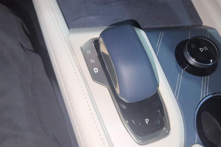 Used Zeekr 001 2025 YOU Edition 100 kWh All-Wheel Drive Gear Lever