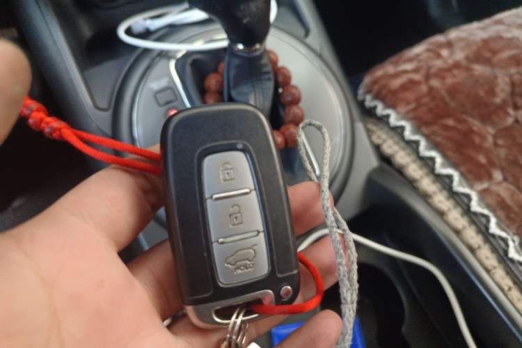 Used Kia Sportage R 2014 2.0L Automatic Two-Wheel Drive DLX Vehicle Key