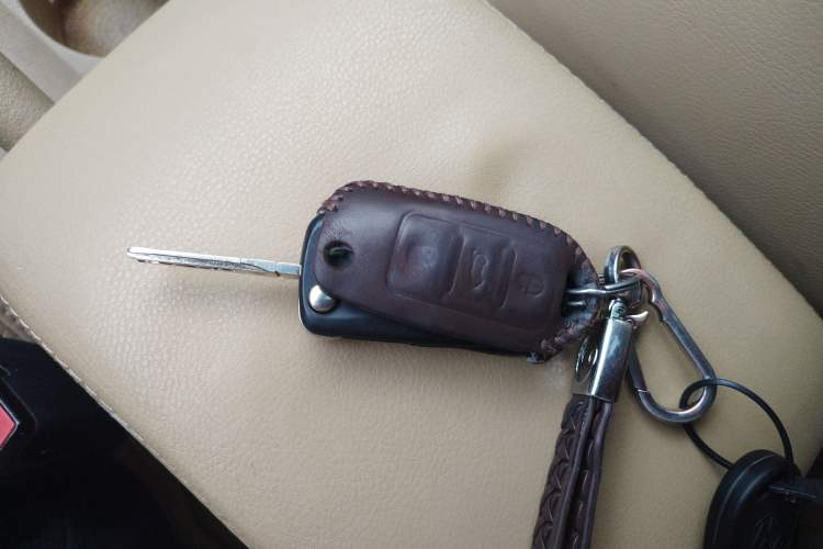 Used Volkswagen Touran 2011 1.4T DSG Zhiya Edition 5 Seats Vehicle Key