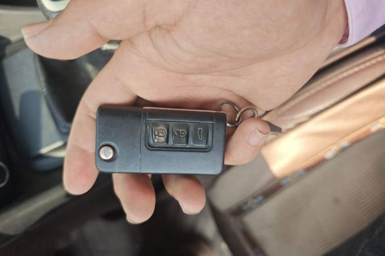 Used Haima V70 2016 2.0L Manual - Enjoyment Version 6 Seats