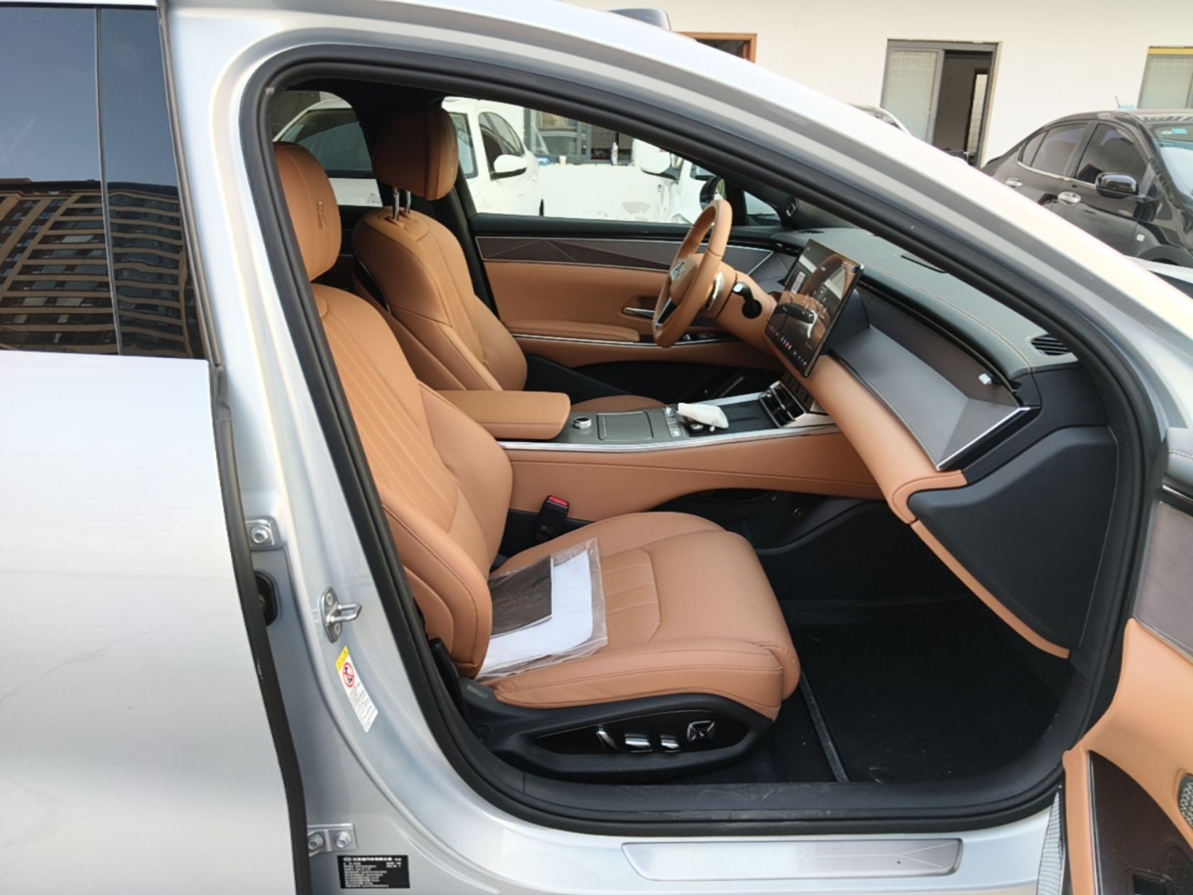 BYD Han L 2025 EV Four-Wheel Drive LiDAR Flagship Model — снимка 19
