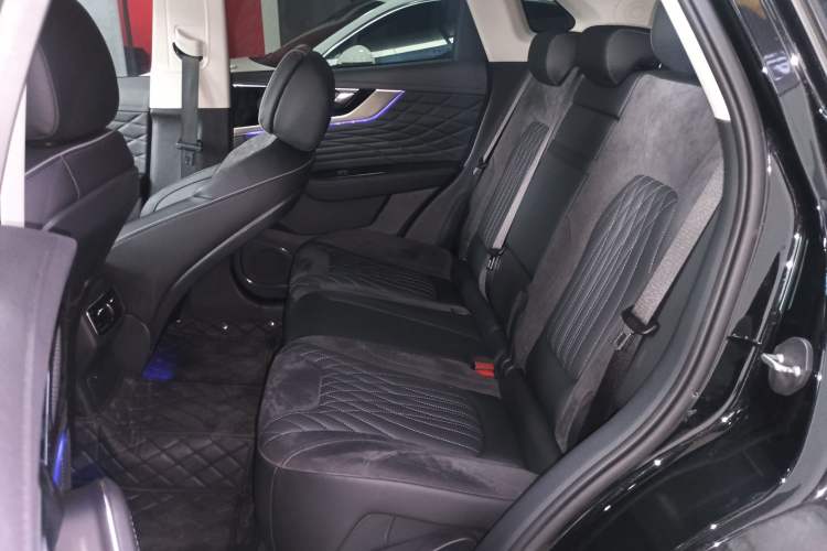 Used Hongqi HS5 2022 Facelifted Version 2.0T Smart Connect Flagship All-Wheel-Drive Edition
