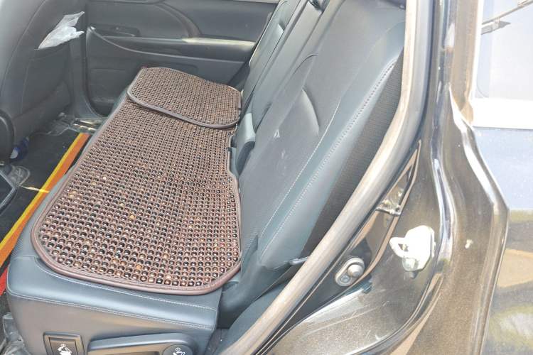 Used Toyota Highlander 2018 2.0T Four-Wheel Drive Luxury Version 7 Seats China VI Standard Left Rear Seat