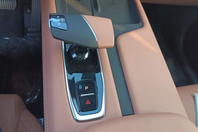 Used CHANGAN UNI-Z New Energy 2025 Model, Smart New Blue Whale 125km Battleship+ Version
