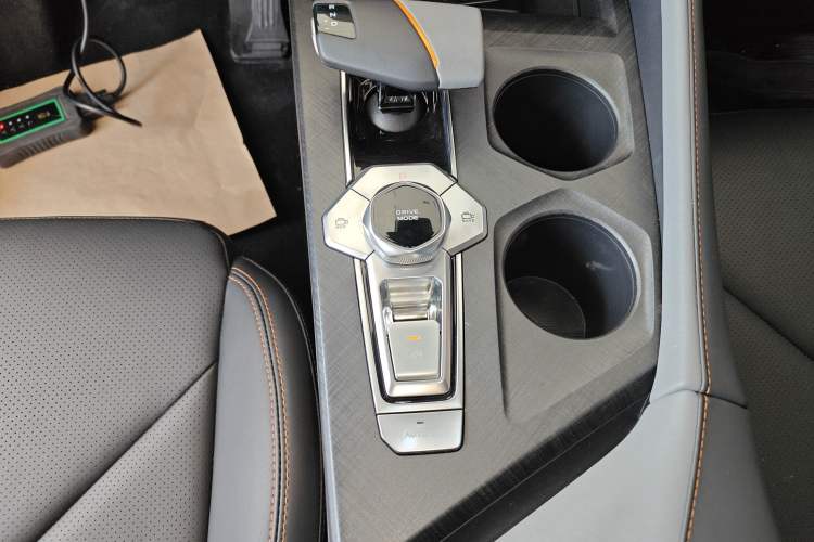 Used CHANGAN UNI-V 2022 1.5T Prestige Version Gear Lever