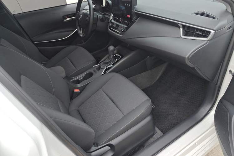 Used Toyota Corolla 2024 1.8L Smart Electric Hybrid Dual-Engine Pioneer Edition Right Front Seat