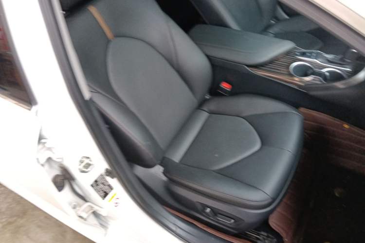 Used Toyota Camry 2018 2.5G Luxury Edition
