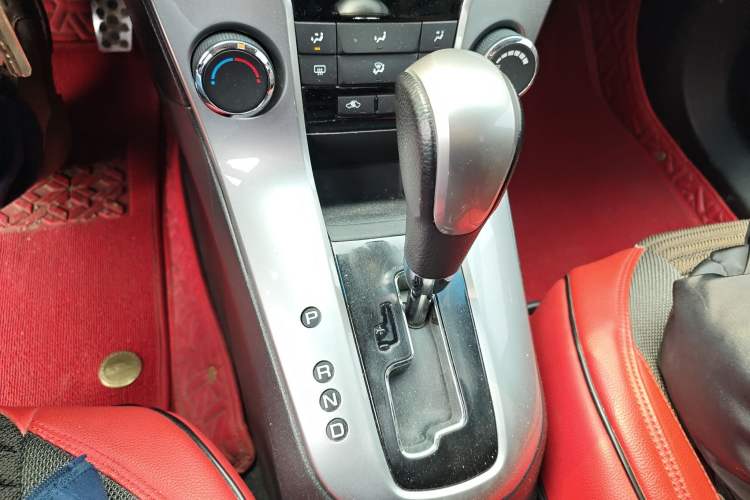 Used Chevrolet Cruze 2013 Hatchback 1.6L Automatic Luxury Model
