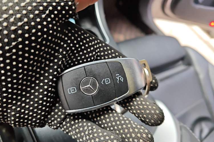 Used Mercedes-Benz C-Class 2020 Restyled C 260 L Sport Edition Vehicle Key