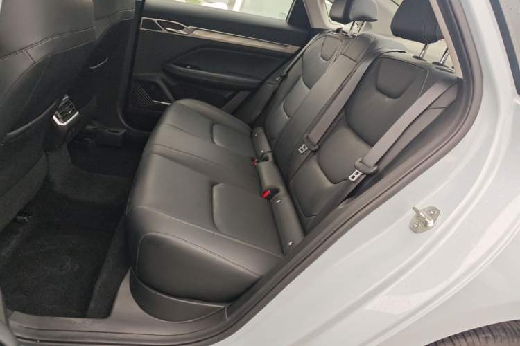 Used Geely Auto Emgrand L HiP 2022 1.5TD-DHT Pro 100KM Super Clean