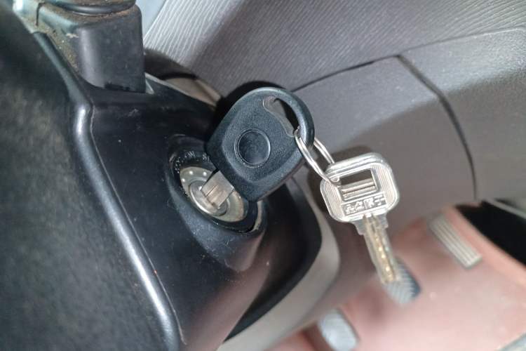 Used Wuling Hongguang 2015 1.5L S Basic Version China V Standard
