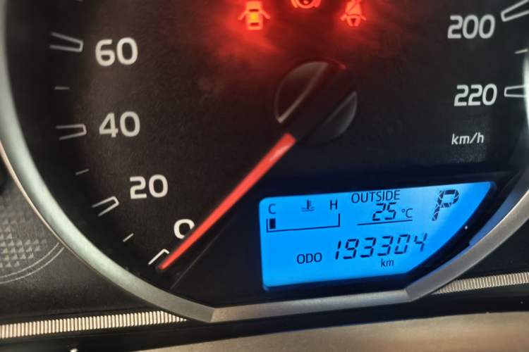 Used Toyota RAV4 2013 2.5L Automatic 4x4 Elite Edition Odometer Close Up