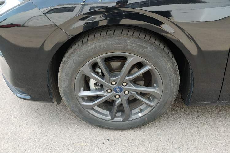 Used Ford Mondeo 2025 2.0T EcoBoost Luxury Version Left Front Wheel Hub