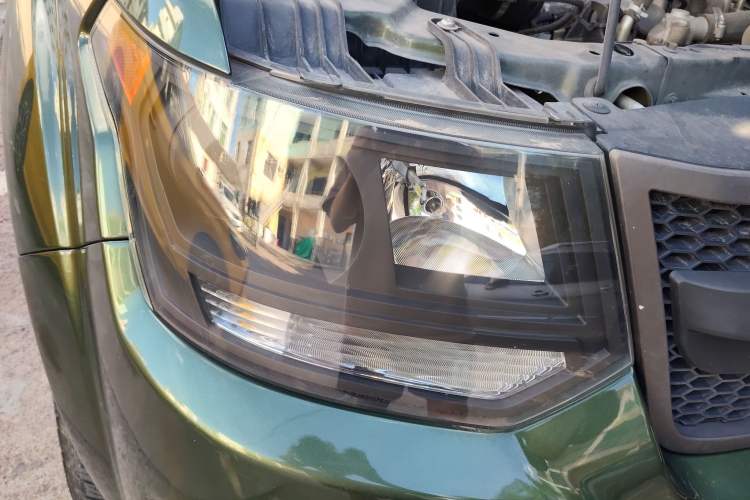 Used Huanghai Da Niu 2022 2.8T Pioneer Edition Manual Diesel 2WD Value-Driven Flat-Bed Cargo Box JE493ZLQ6H Right Front Headlight