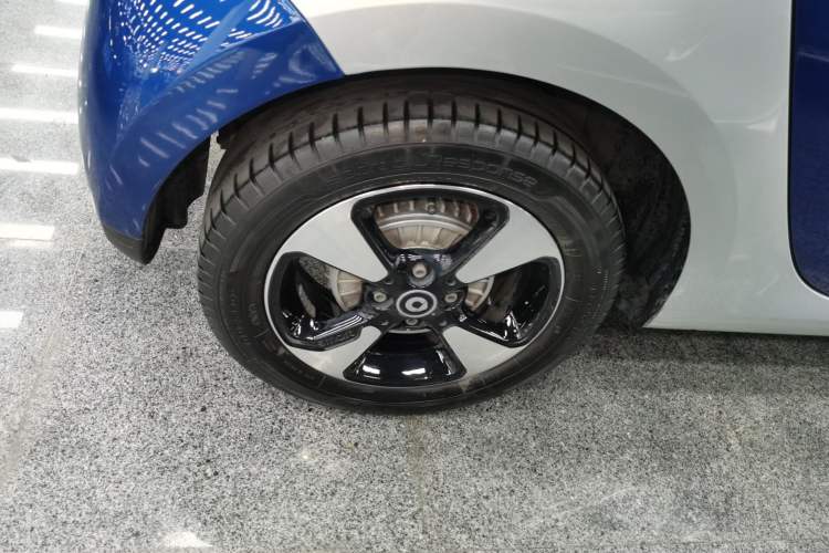 Used smart forfour 2016 1.0L 52 kW Passion Edition
