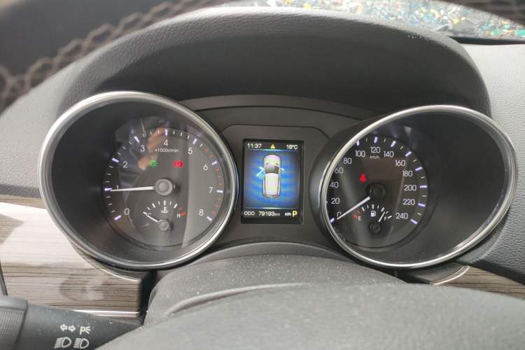 Used Haval H9 2015 2.0T Four-Wheel Drive Luxury 7-Seater Instrument Cluster
